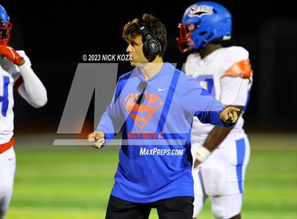 Thumbnail 2 in Serra vs. Warren photogallery.