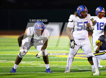 Thumbnail 2 in Serra vs. Warren photogallery.