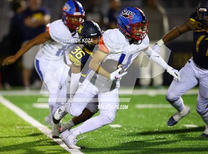 Thumbnail 1 in Serra vs. Warren photogallery.