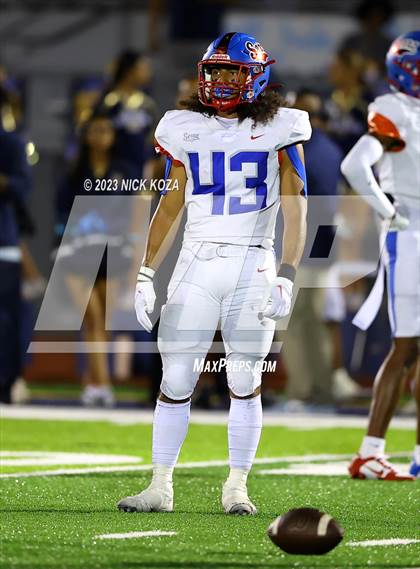 Thumbnail 2 in Serra vs. Warren photogallery.