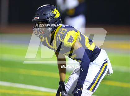 Thumbnail 1 in Serra vs. Warren photogallery.
