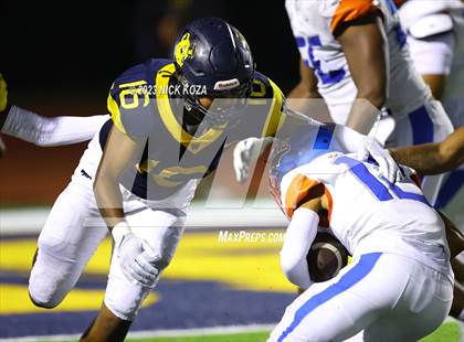 Thumbnail 1 in Serra vs. Warren photogallery.