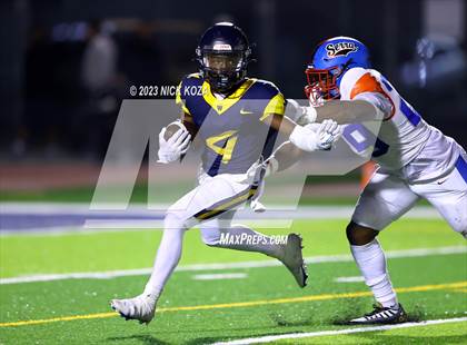 Thumbnail 2 in Serra vs. Warren photogallery.