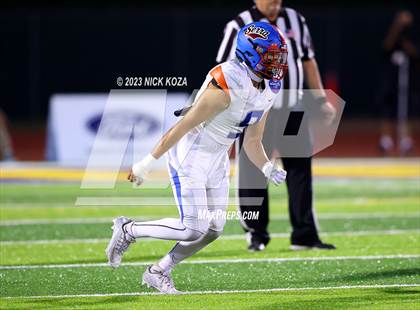 Thumbnail 3 in Serra vs. Warren photogallery.