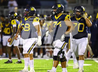 Thumbnail 2 in Serra vs. Warren photogallery.