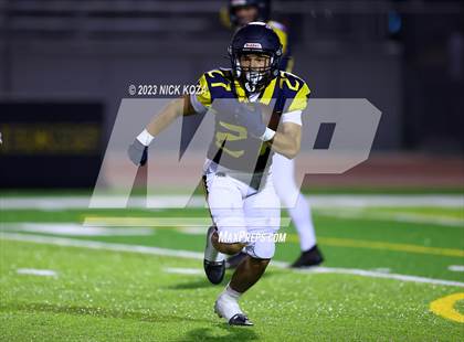 Thumbnail 3 in Serra vs. Warren photogallery.