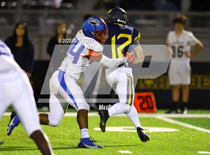 Thumbnail 1 in Serra vs. Warren photogallery.