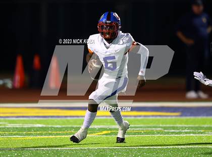 Thumbnail 2 in Serra vs. Warren photogallery.