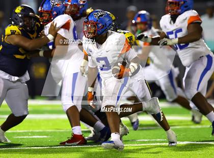 Thumbnail 1 in Serra vs. Warren photogallery.