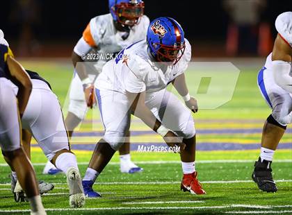 Thumbnail 2 in Serra vs. Warren photogallery.