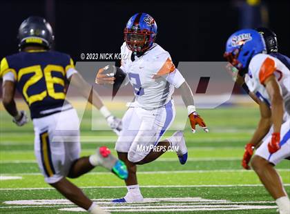 Thumbnail 1 in Serra vs. Warren photogallery.