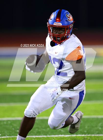 Thumbnail 1 in Serra vs. Warren photogallery.