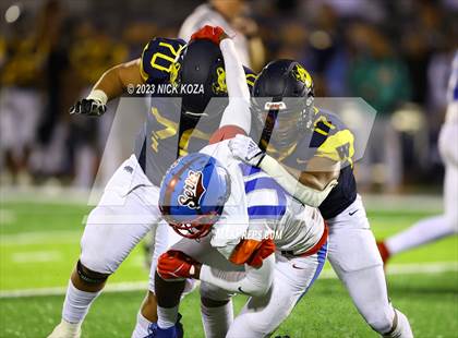 Thumbnail 2 in Serra vs. Warren photogallery.