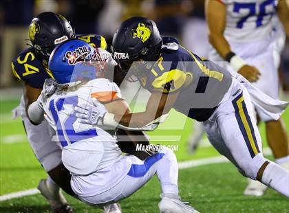 Thumbnail 3 in Serra vs. Warren photogallery.