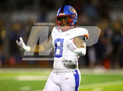 Thumbnail 2 in Serra vs. Warren photogallery.