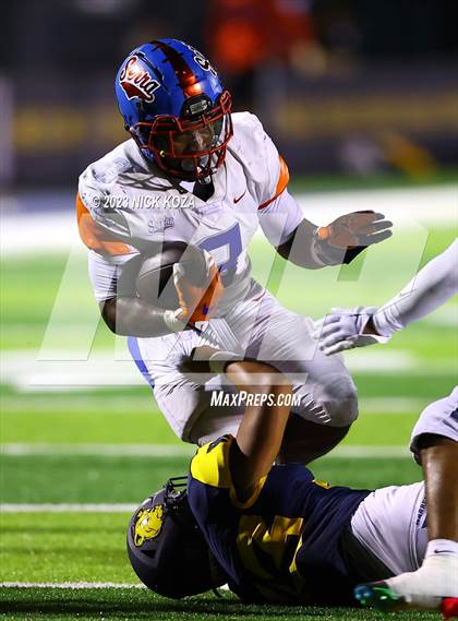 Thumbnail 1 in Serra vs. Warren photogallery.