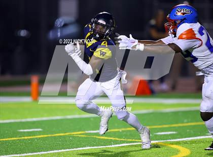 Thumbnail 3 in Serra vs. Warren photogallery.