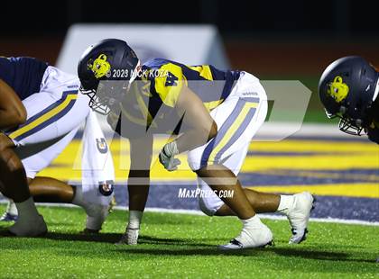Thumbnail 3 in Serra vs. Warren photogallery.