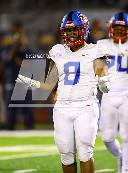 Thumbnail 2 in Serra vs. Warren photogallery.