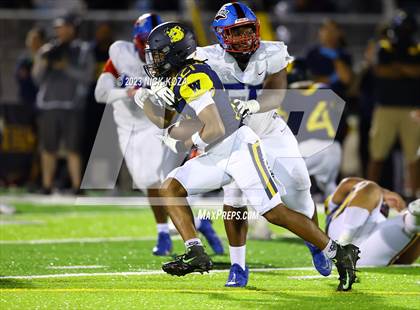 Thumbnail 2 in Serra vs. Warren photogallery.