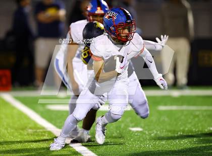 Thumbnail 3 in Serra vs. Warren photogallery.