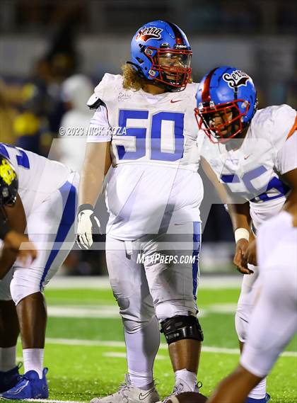 Thumbnail 3 in Serra vs. Warren photogallery.