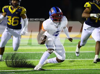 Thumbnail 2 in Serra vs. Warren photogallery.
