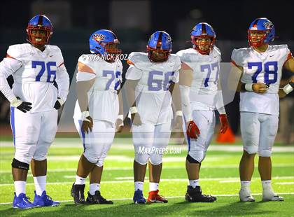 Thumbnail 3 in Serra vs. Warren photogallery.