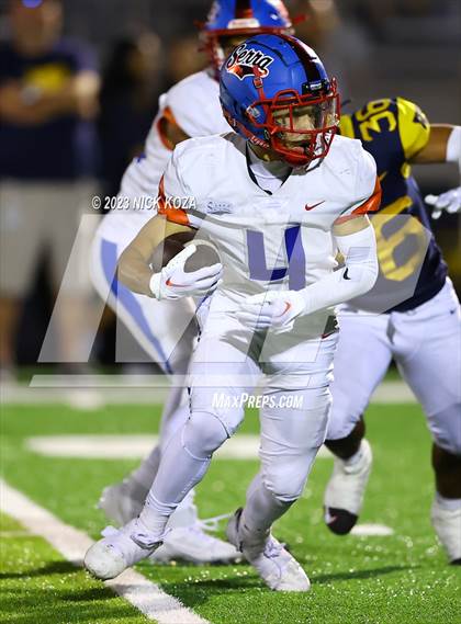 Thumbnail 2 in Serra vs. Warren photogallery.