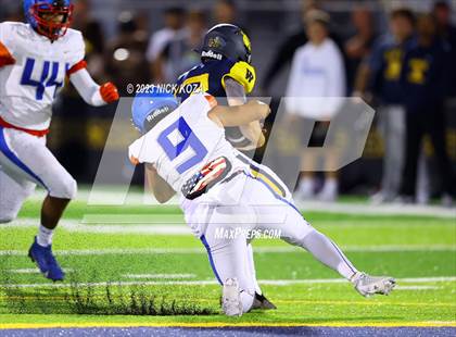 Thumbnail 2 in Serra vs. Warren photogallery.