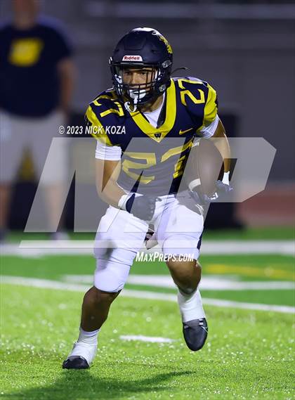 Thumbnail 2 in Serra vs. Warren photogallery.