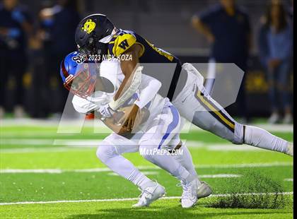 Thumbnail 2 in Serra vs. Warren photogallery.