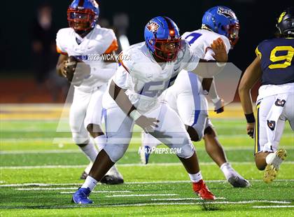 Thumbnail 2 in Serra vs. Warren photogallery.