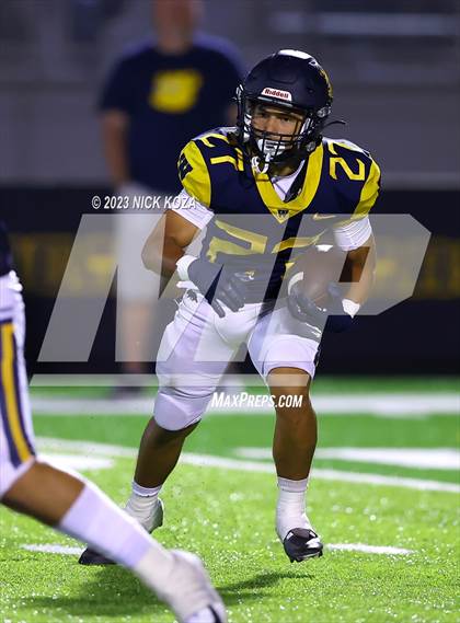 Thumbnail 1 in Serra vs. Warren photogallery.