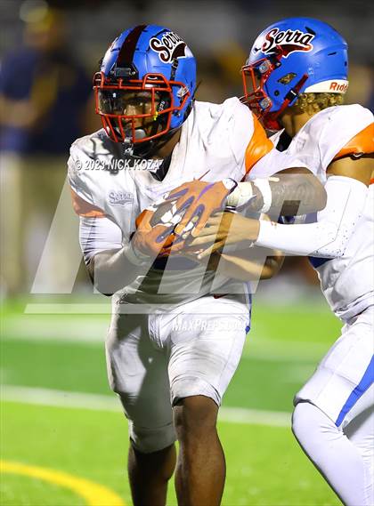 Thumbnail 2 in Serra vs. Warren photogallery.
