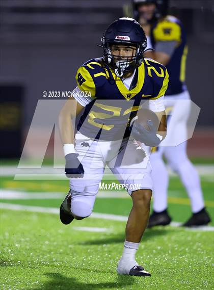 Thumbnail 2 in Serra vs. Warren photogallery.