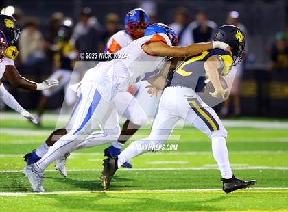 Thumbnail 1 in Serra vs. Warren photogallery.
