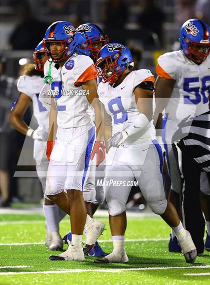 Thumbnail 3 in Serra vs. Warren photogallery.