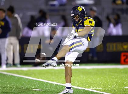 Thumbnail 3 in Serra vs. Warren photogallery.