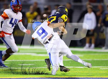 Thumbnail 1 in Serra vs. Warren photogallery.