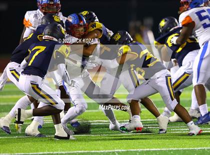 Thumbnail 2 in Serra vs. Warren photogallery.