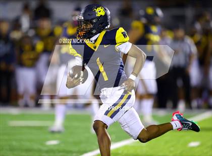 Thumbnail 2 in Serra vs. Warren photogallery.