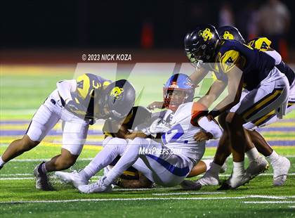 Thumbnail 3 in Serra vs. Warren photogallery.