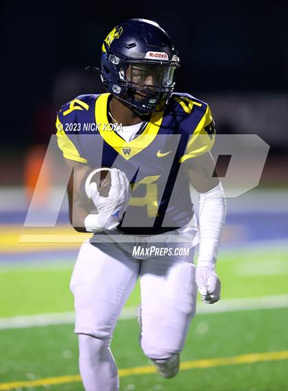 Thumbnail 3 in Serra vs. Warren photogallery.
