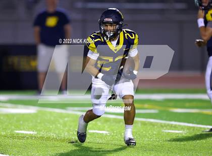 Thumbnail 3 in Serra vs. Warren photogallery.