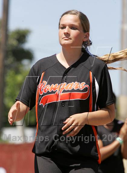 Thumbnail 3 in Half Moon Bay vs Notre Dame (CIF CCS D3 Final) photogallery.
