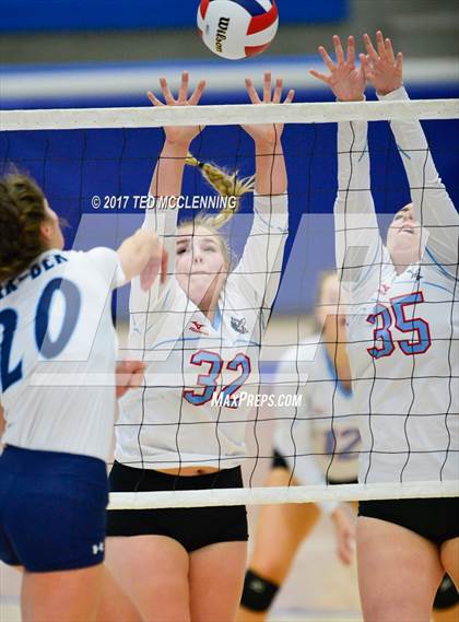 Thumbnail 1 in Southside vs Har-ber ( Springdale ) (AAA 7A 2nd Round Playoff) photogallery.