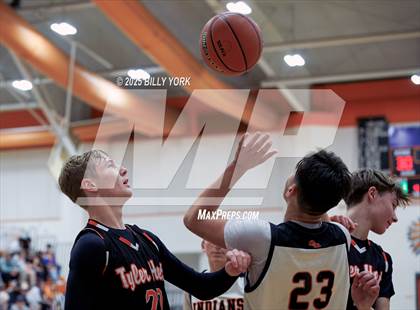 Thumbnail 3 in JV: Grand Saline vs Tyler HEAT photogallery.