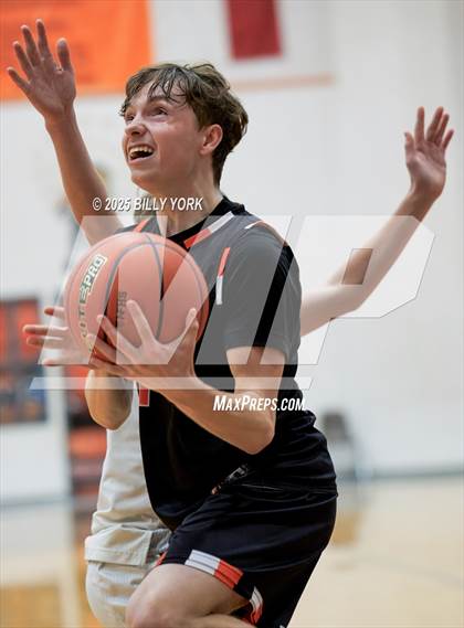 Thumbnail 2 in JV: Grand Saline vs Tyler HEAT photogallery.