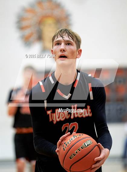 Thumbnail 2 in JV: Grand Saline vs Tyler HEAT photogallery.